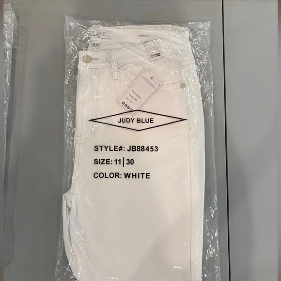 NEW Judy Blue White Skinny Fit Jeans Women's 11 / 30 Raw Hem Stretch Denim 88453 - Picture 2 of 12